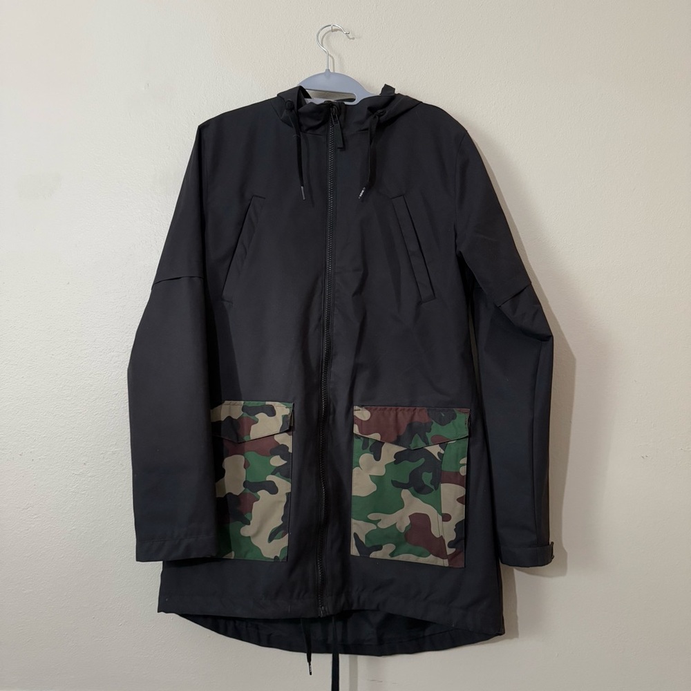 Lightly used women’s snow shell